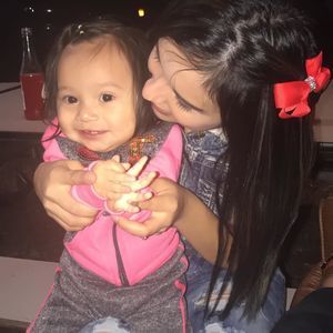 Meet your Posher, Mía